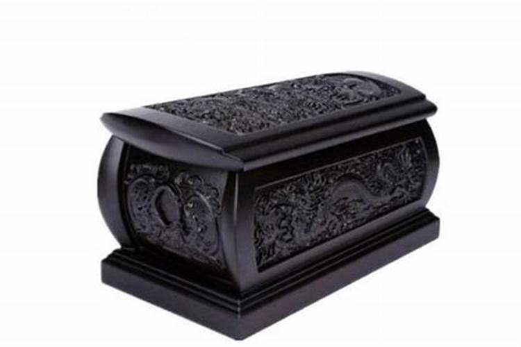 梦到黑色棺材是什么意思
