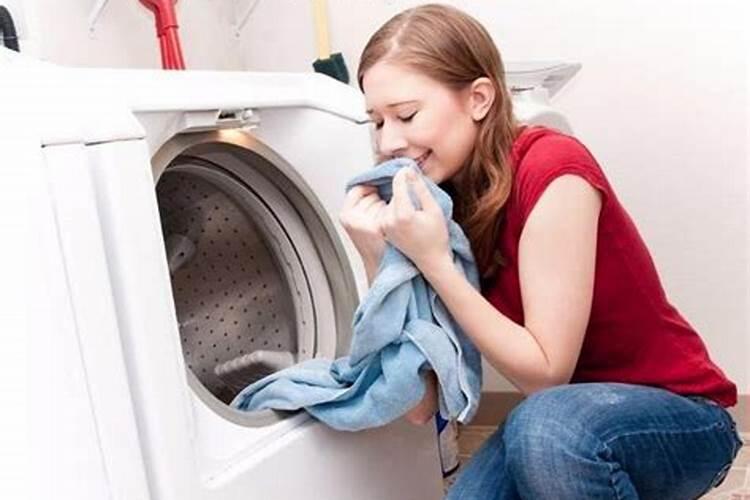 梦见女人洗衣服是啥预兆